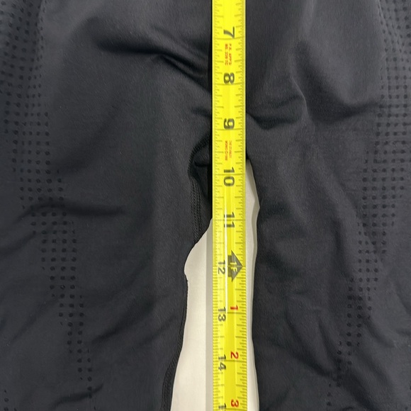 Gymshark Vital Seamless Legging in Black - Picture 4 of 8